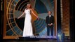 Sofía Vergara despierta polémica en los Emmys por exhibirse en pedestal