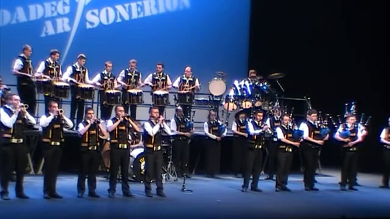 Bagad Brieg, Suite Plinn et Trégor, Brest 2014