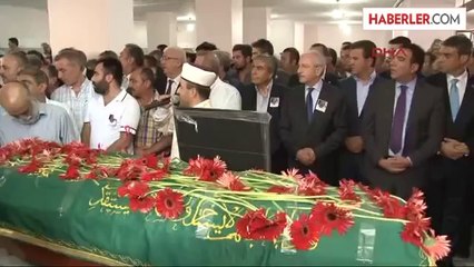 Kılıçdaroğlu İstanbul'da Cenazeye Katıldı