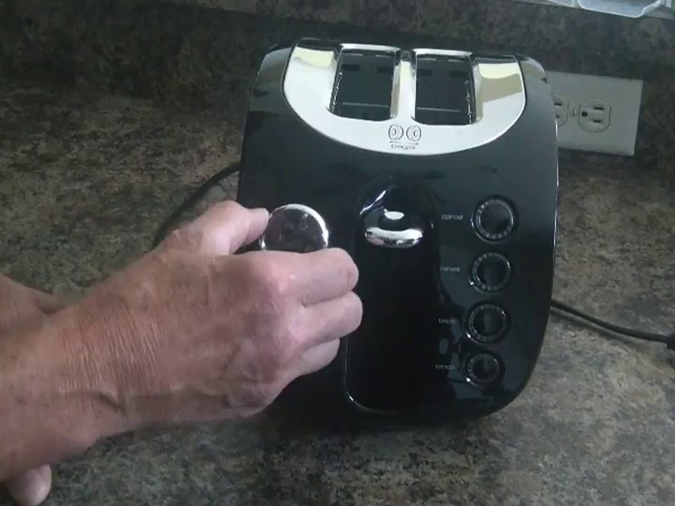 3 Squares Wide Slot 2-Slice Cool-Touch Toaster Review