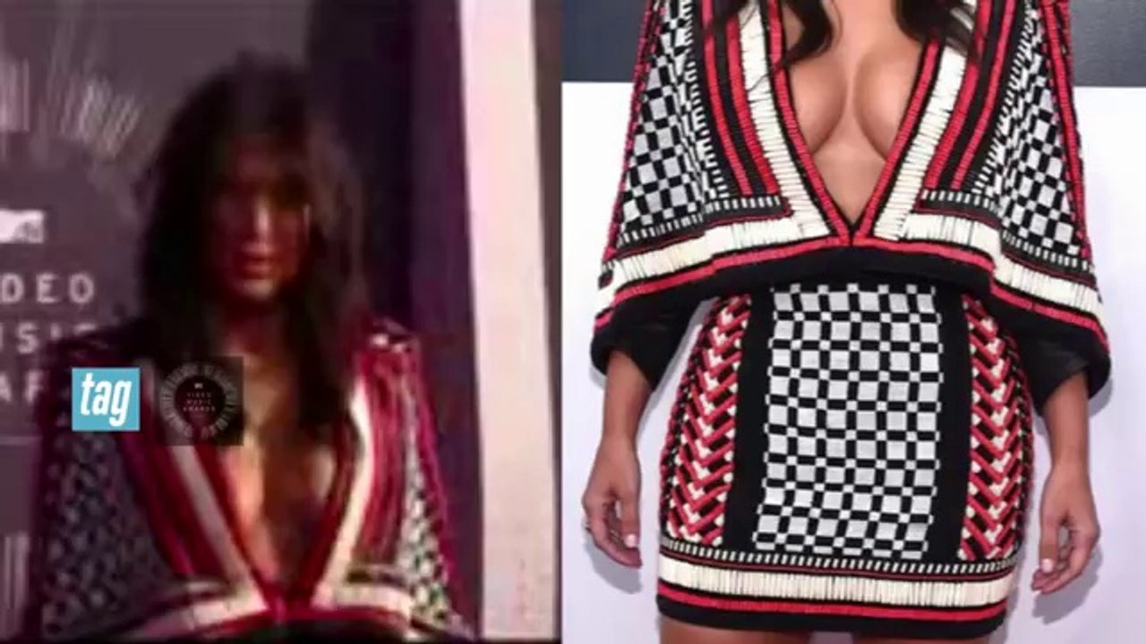 Kim Kardashian West presenting Sam Smith - MTV VMA 2014 - RedCarpet - Kendall and Kylie