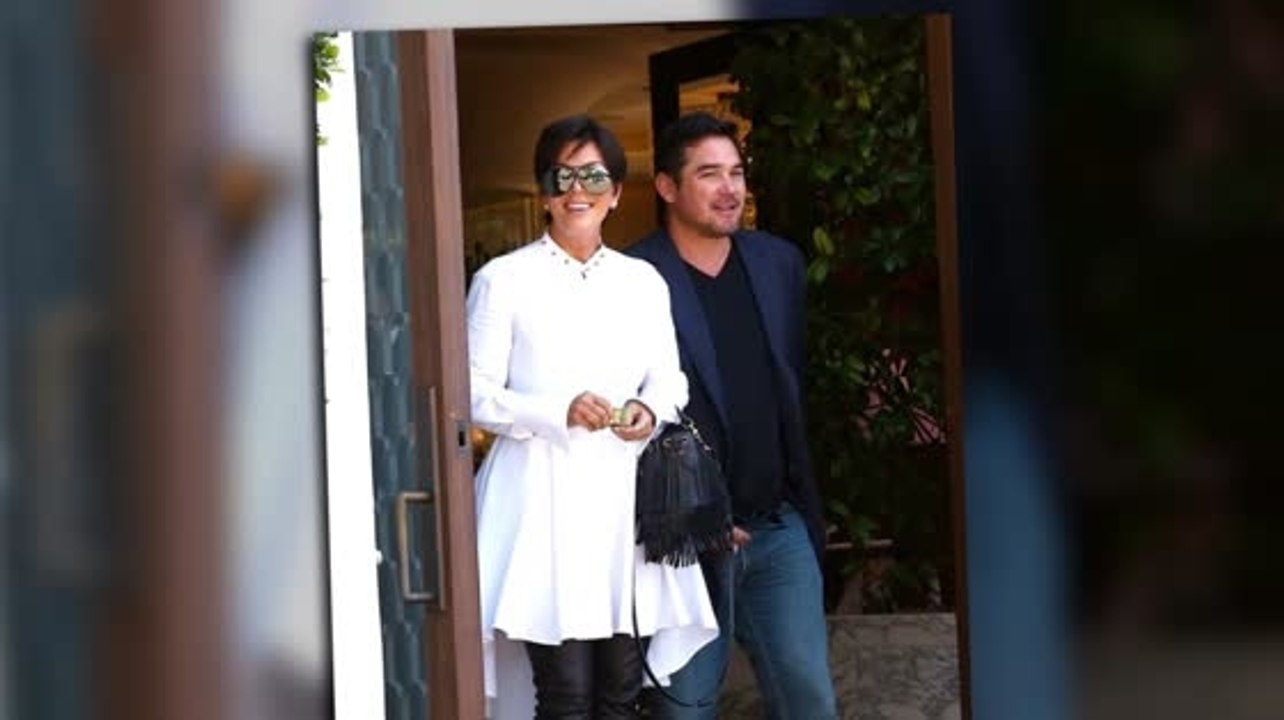 Kris Jenner genießt ihre Essen mit Superman Star Dean Cain