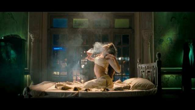 Moth Equals - जीव