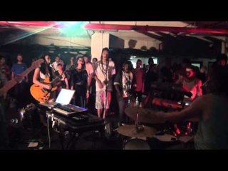 Hiatus Kayiote - 'Shaolin Monk Motherfunk' - live in the Boiler Room