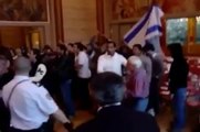 Algerie 2013_ Les sionistes du betar et de la LDJ (ligue juive) agresse des vieux devant la police