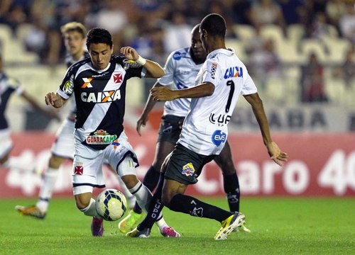 Debaixo de vaias, Vasco empata com o ABC em São Januário