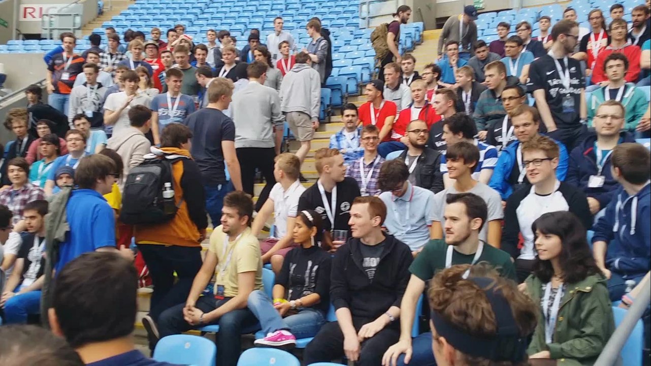 LAN LOVE