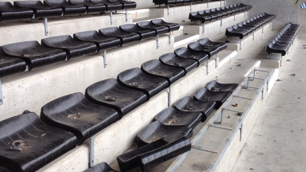 Remplacement des sièges du Roudourou