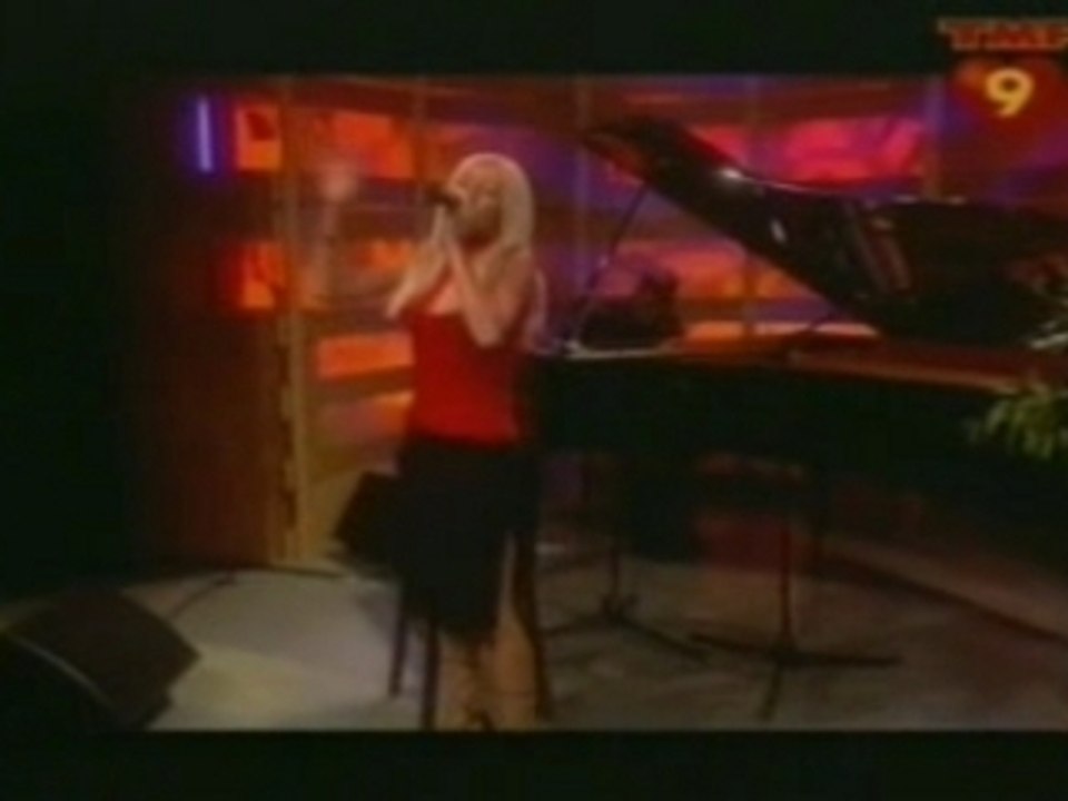 Christina Aguilera - Reflection live TMF