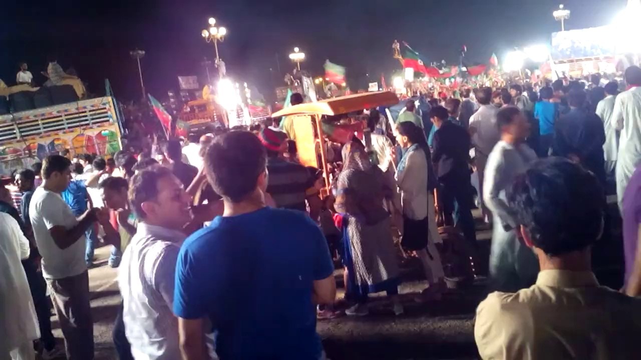 Tabdeli AA gae hai yaron -- IK -PTI JALSA 21 Aug 2014