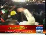 PAT Workers Showing Sandal To Ishaq Dar ''Out Class Besti''