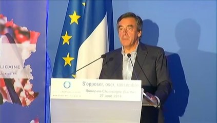 Fillon met en doute "la capacité à gouverner" de Hollande