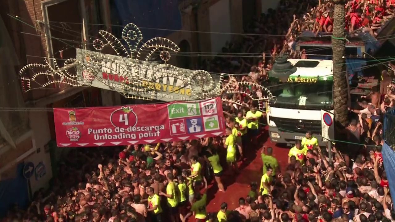 Tausende feiern Tomatenschlacht im spanischen Buñol