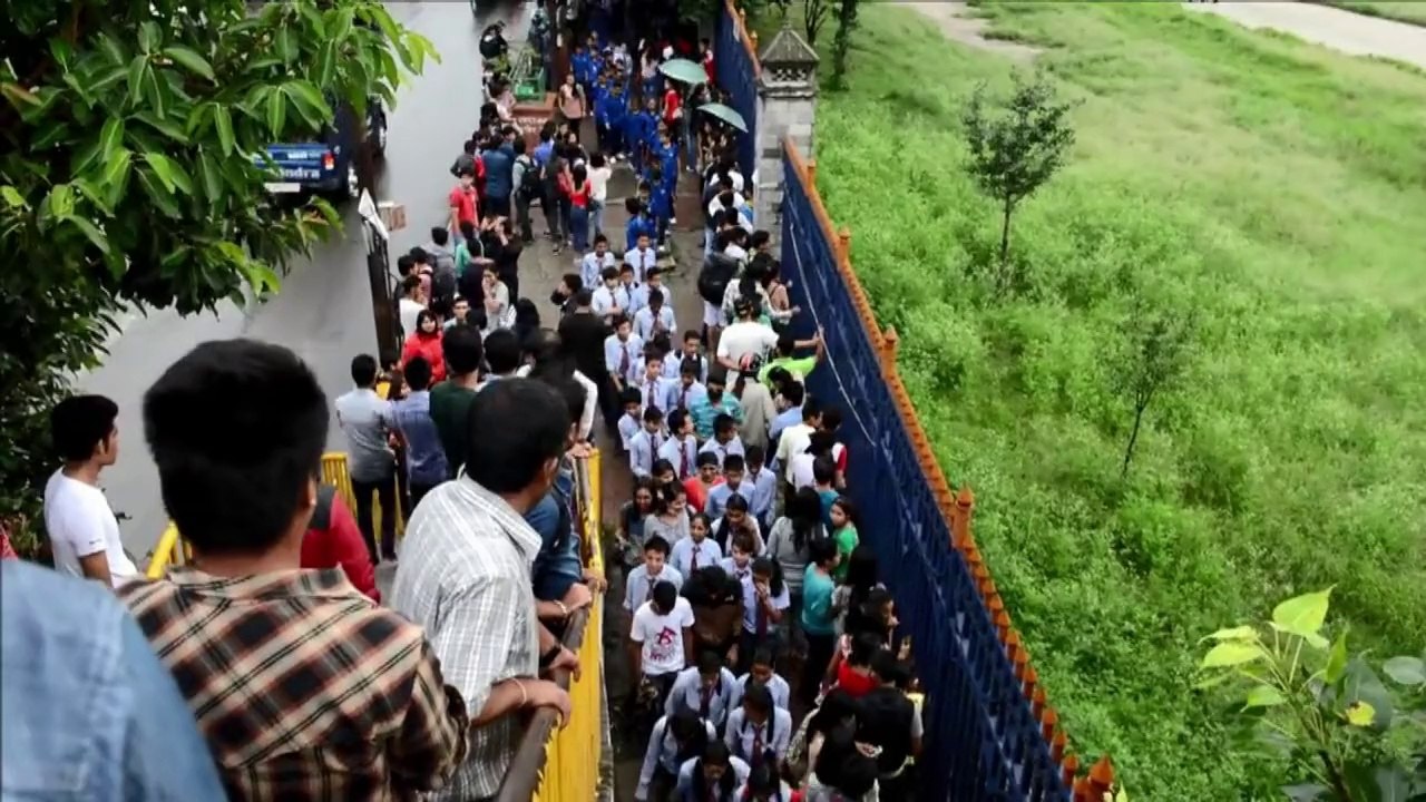 Nepalese attempt world's largest human flag record