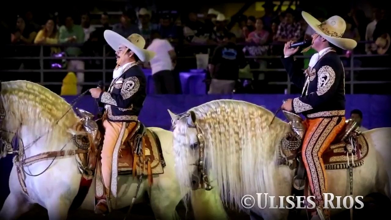 Un Puño de Tierra - Ezequiel Peña y Ezequiel Peña Jr (En Vivo)