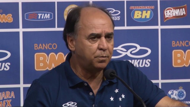 Marcelo Oliveira aproveita goleada para testar jogadores