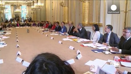 Hollande: all'UE occorrono misure per la crescita