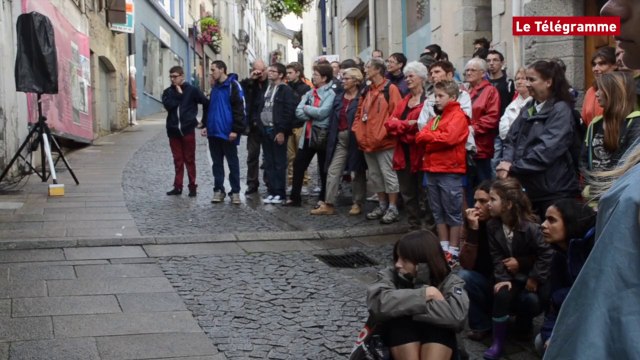 Quimperlé. « Lèche-vitrine », le spectacle insolite des Rias