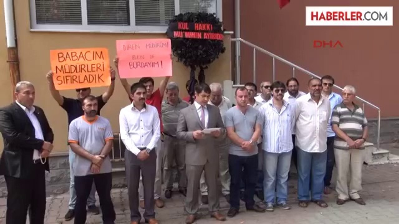 Şile İlçe Milli Eğitim Müdürlüğü Önünde Müdür Protestosu