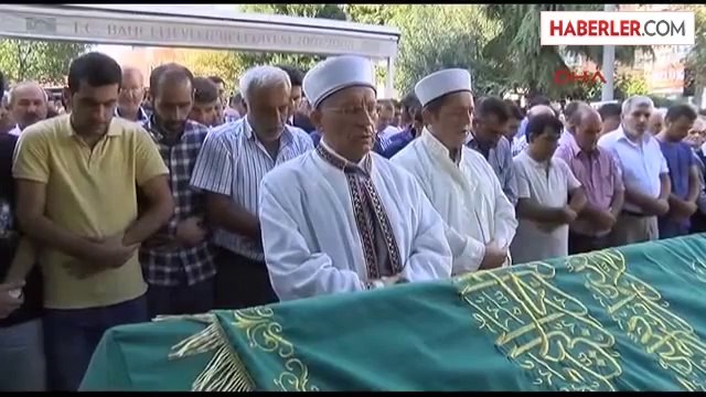 Denizde Boğulan Genç İçin Cenaze Töreni...