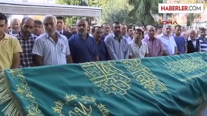 Denizde Boğulan Genç İçin Cenaze Töreni...