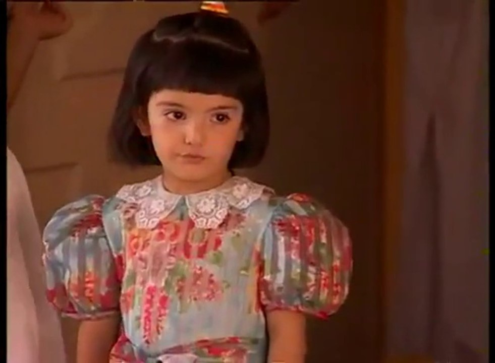 Benazir Bhutto with her kids Bilawal,Bakhtawar and Aseefa