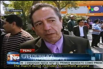 Peruvians march to Chilean border over territorial dispute