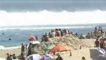 En Californie, des vagues de six mètres font le bonheur des surfeurs