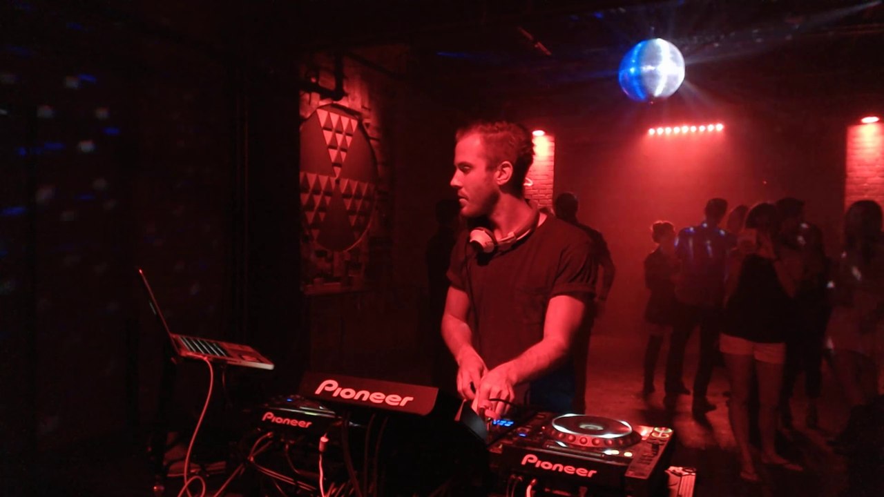Control Room 8.23.14 OFFICIAL: BELLO