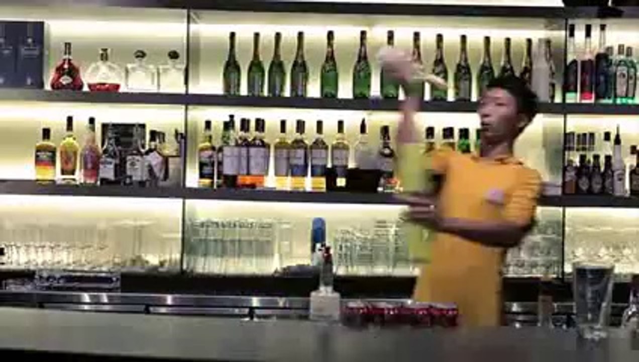The Bruce Lee of Bartending - World's Greatest Flair Bartender