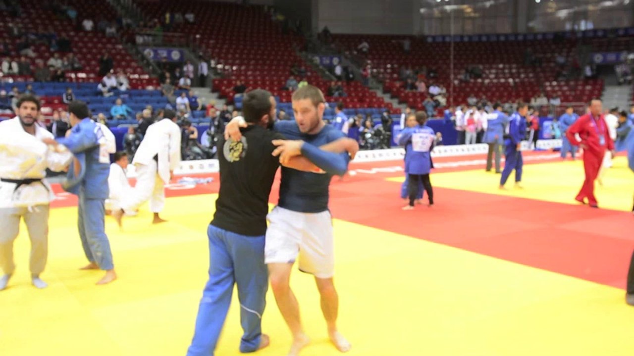 Iliadis : un échauffement très perso / Iliadis special warm up