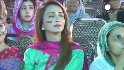 Pakistan ordusu siyasi krize çözüm arıyor