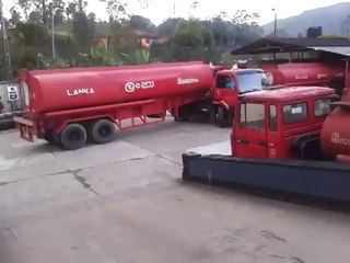 Fuel Truck Making An Insanely Sharp U-turn