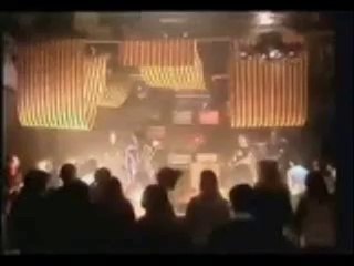 BULEVAR - Meni treba nešto vruće (1981)