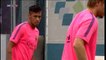 Rafinha back to training with the rest of the group; Neymar waits for medical OK to face Villarreal