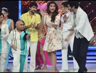 Aditya, Parineeti on the sets of 'Jhalak Dikhhla Jaa'