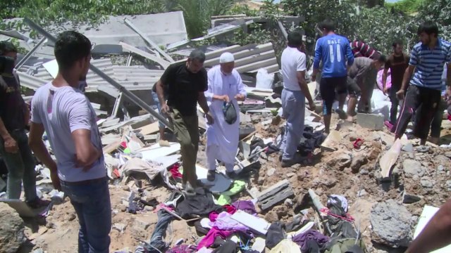 Papa recebe padre de única igreja católica de Gaza