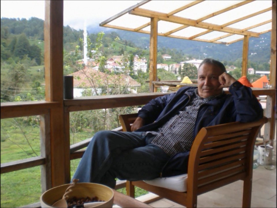 Mustafa Taner'in 60. Dogum Gunu. Eşinden Armağan.