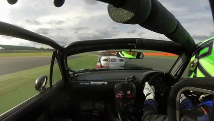 Vivre une course de Mazda MX5 de l'interieur - Cup Silverstone International 2014