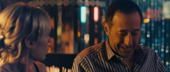 El misterio de la felicidad - Tráiler Español [360p]