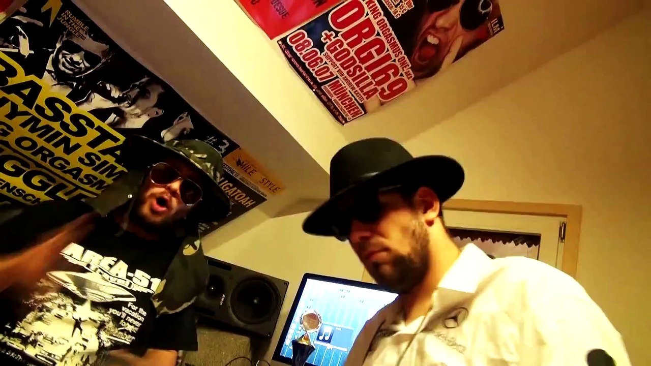 King Orgasmus One - Die Bombe