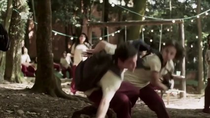 She Talks To Rainbows - A Menina Sem Qualidades (VideoClip)