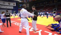 À l'échauffement avec Teddy Riner