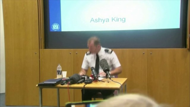 Alerte mondiale pour retrouver l'enfant anglais enlevé par ses parents