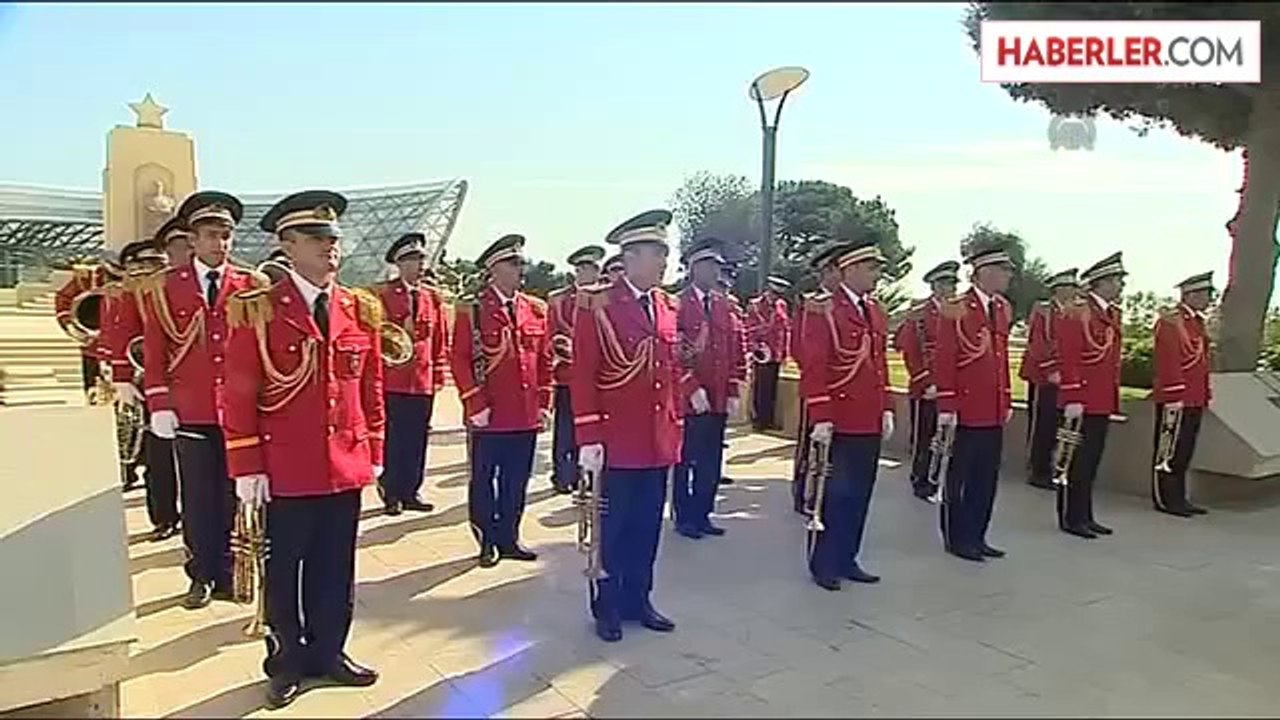 30 Ağustos Zafer Bayramı İçin Bakü Türk Şehitliği'nde Tören