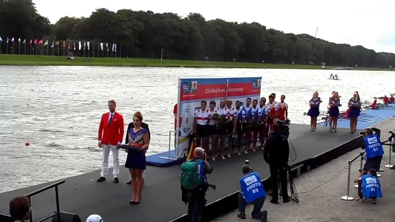 Ο Εθνικός ύμνος για το τετραπλό ελαφρύ