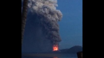 Volcanic eruption in Papua New Guinea causes flight diversions