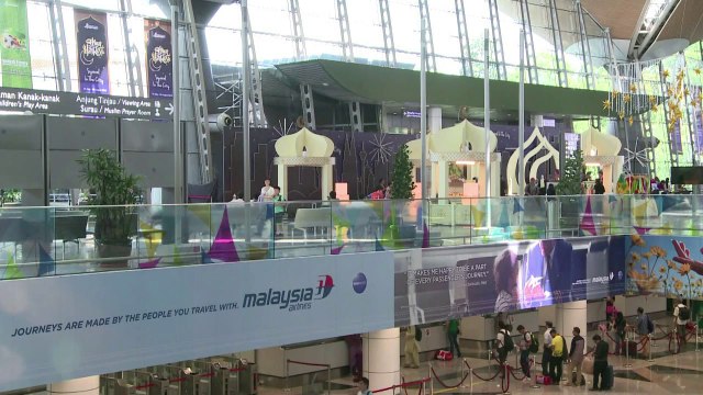 الطائرة الماليزية التي سقطت في اوكرانيا حلقت الف متر تحت مسارها