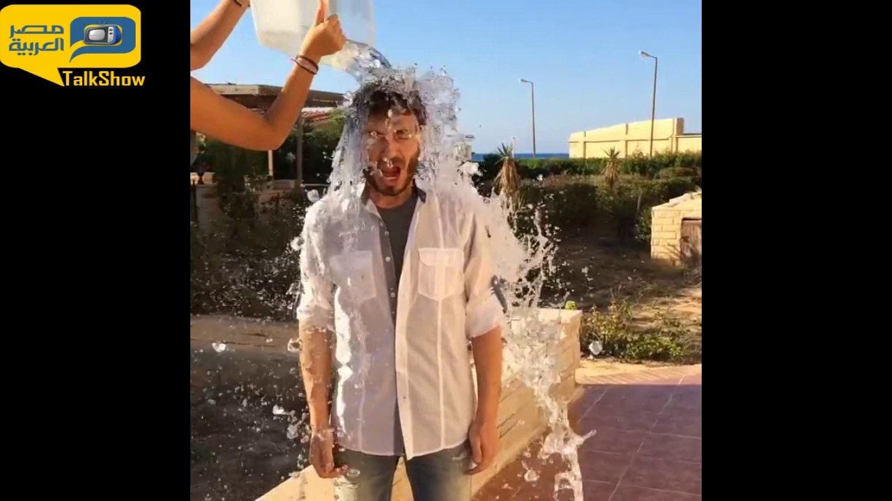 أحمد زاهر  يتحدى وزير الكهرباء بـدلو الثلج