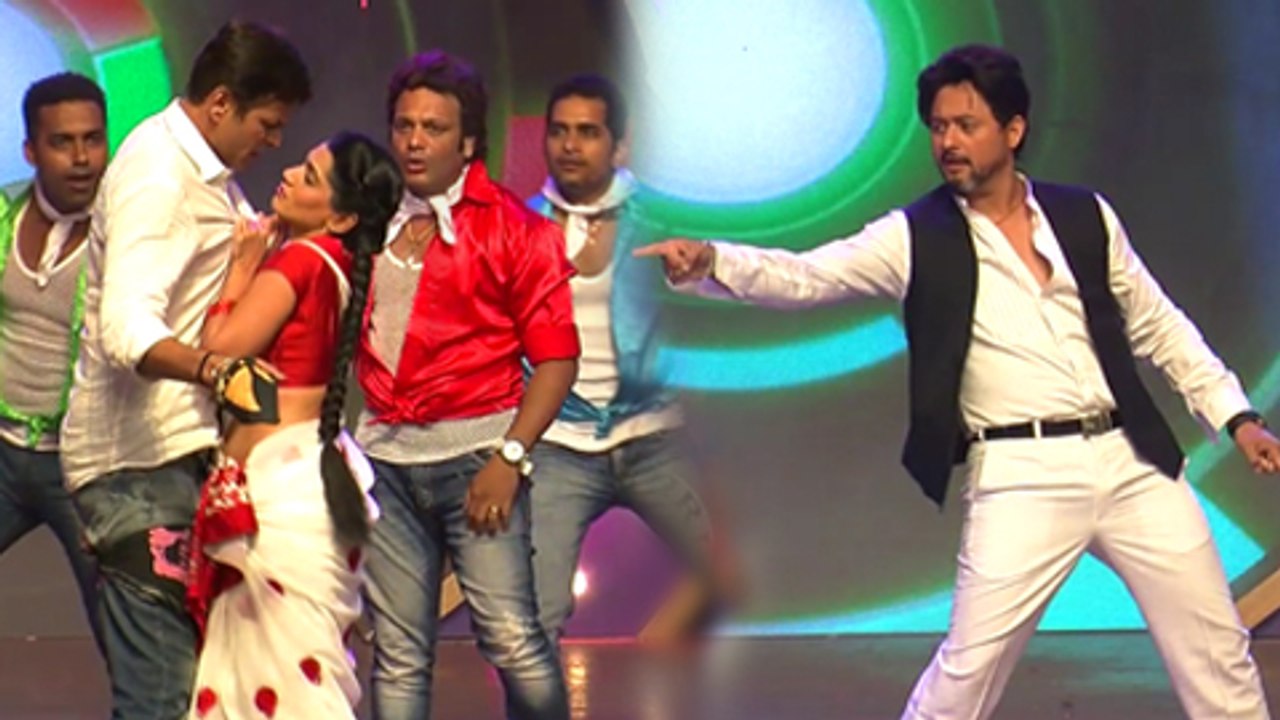 Team Pyar Vali Love Perfomed At Zee Talkies Comedy Awards- Swapnil Joshi, Urmila Kanetkar, Sameer Dharmadhikari!